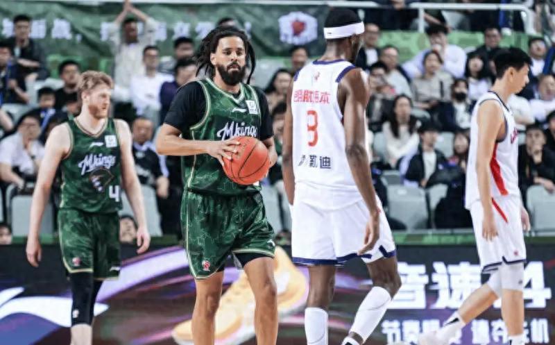 kaiyun-挑战不可能！这些NBA球星，曾跨界其他运动，乔丹转战棒球！